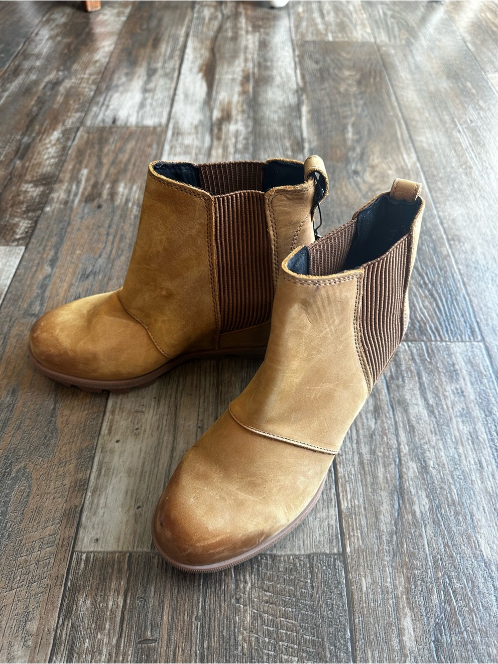NWT Sorel Joan of Arctic Wedge Chelsea Slip On Boots Waterproof Leather Womens 7